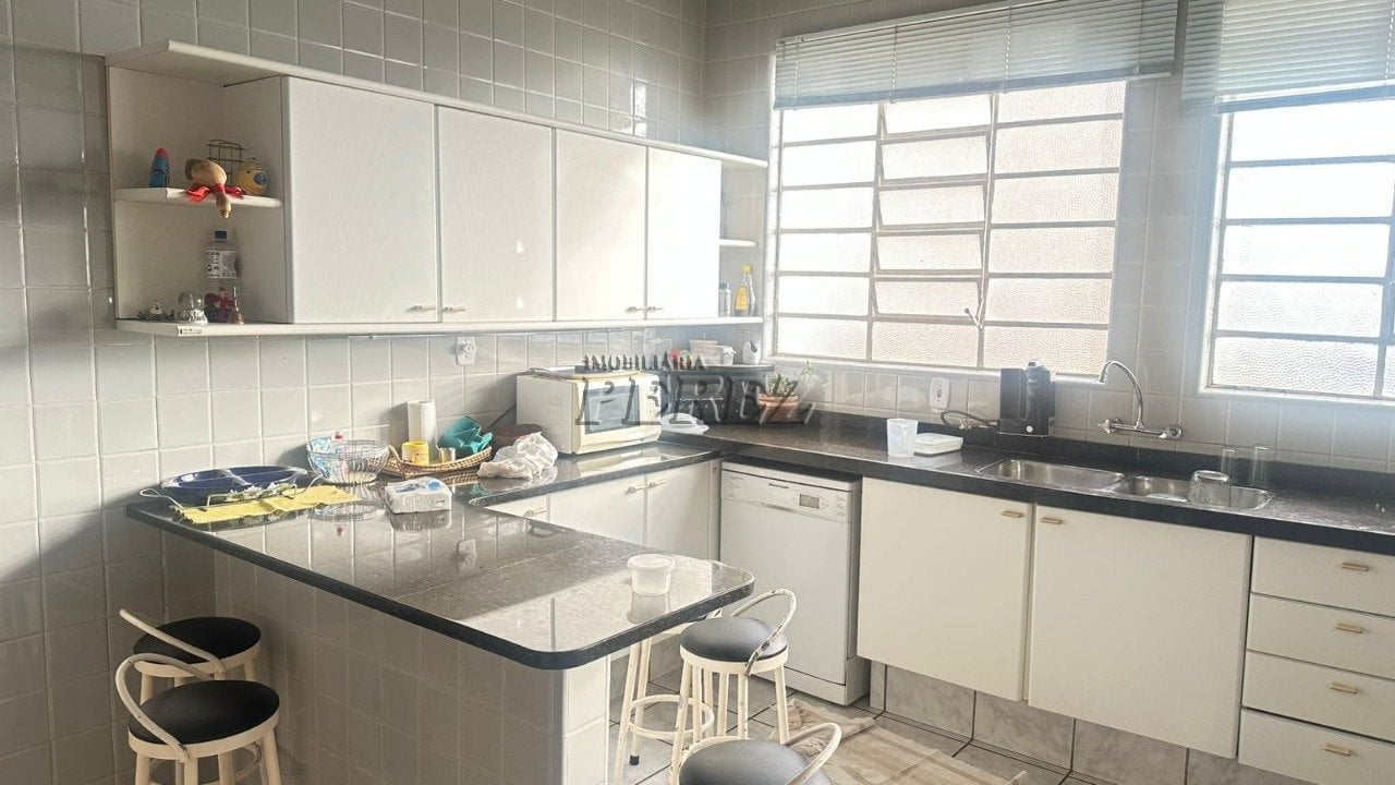 Apartamento à venda no Edifício Santa Mônica - Centro de Londrina