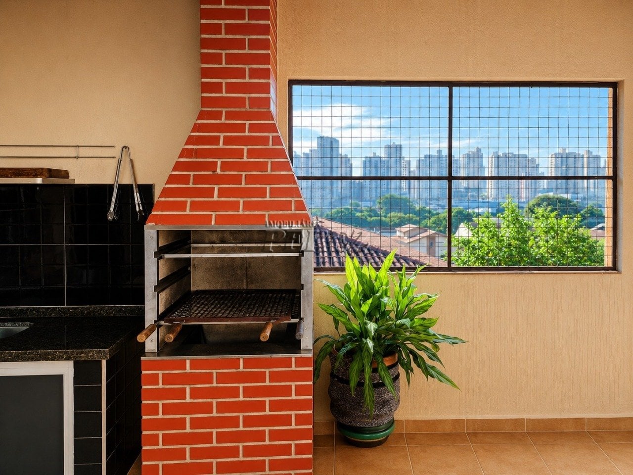 Casa à venda na região oeste de Londrina - Quebec