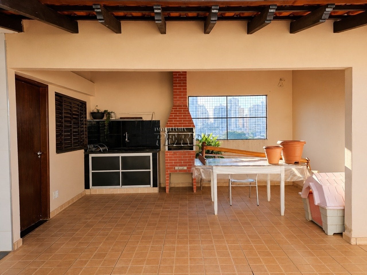 Casa à venda na região oeste de Londrina - Quebec