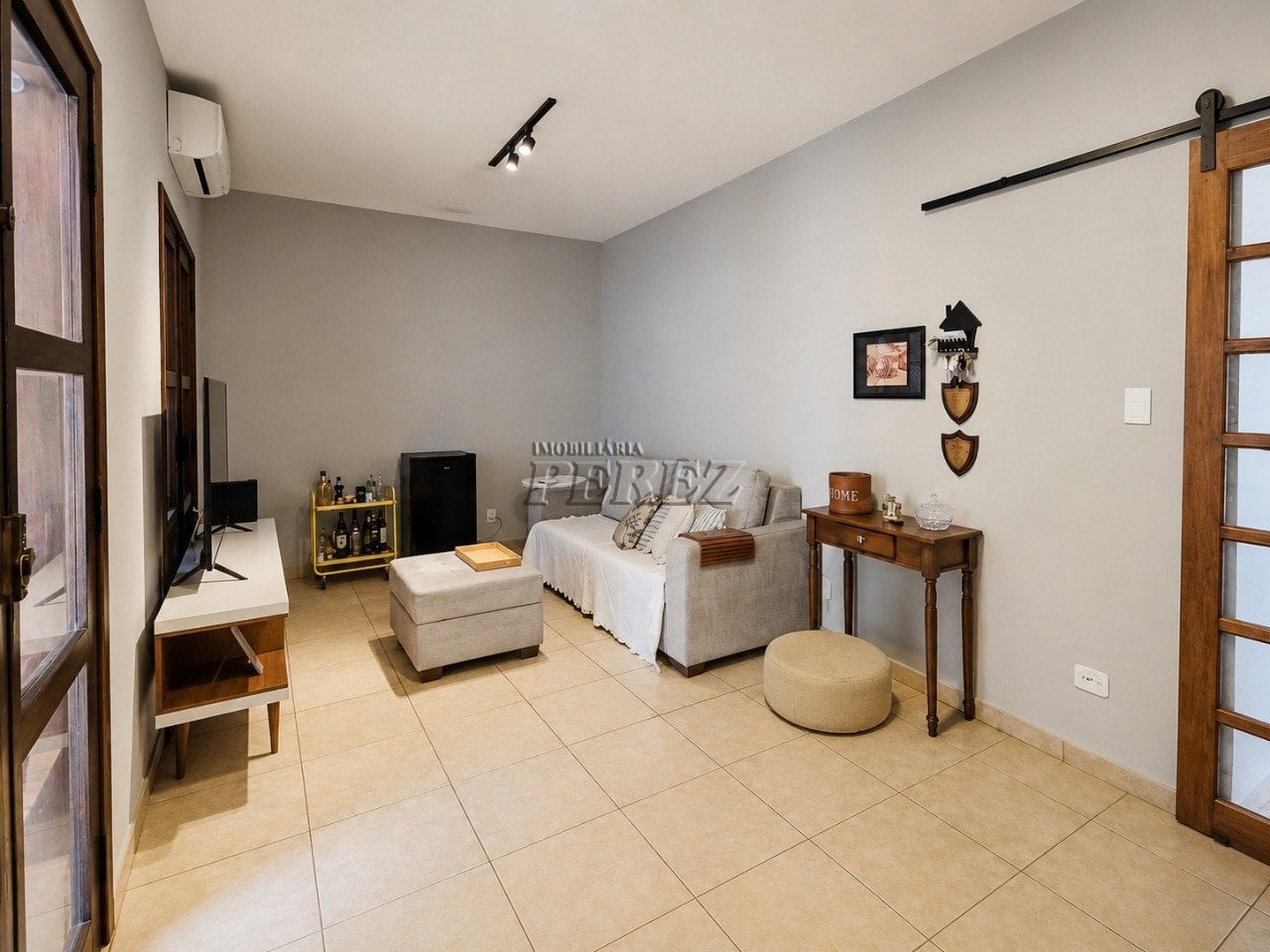 Casa à venda na região oeste de Londrina - Quebec