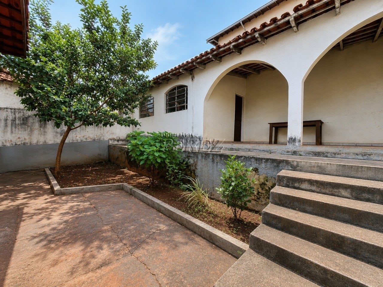 Sobrado à venda no Jardim Presidente - Região oeste de Londrina