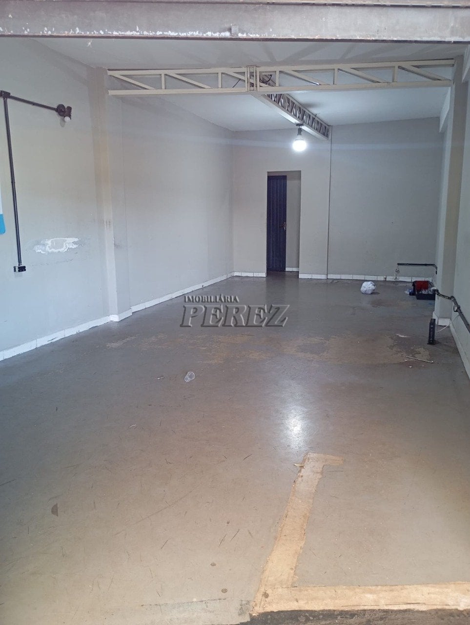 Sala comercial para alugar na Av Saul Elkind - Região norte de Londrina.