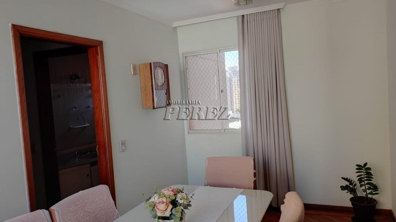 Apartamento à venda no Edifício Terra Dourada - Centro de Londrina