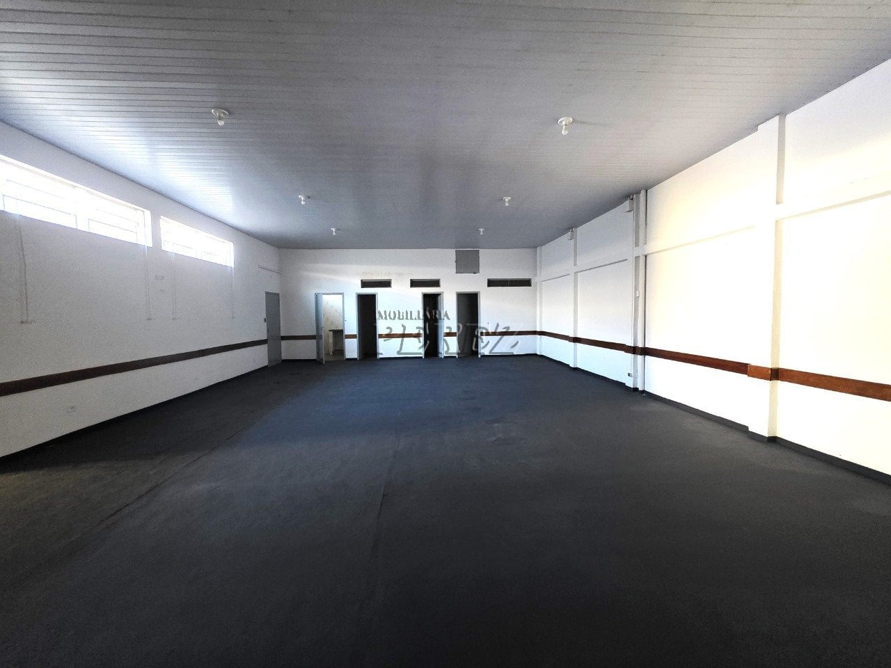 Imóvel comercial para alugar na Av. Tiradentes - Região oeste de Londrina
