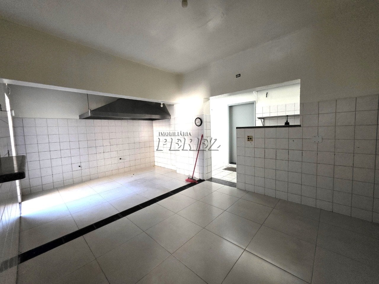 Imóvel comercial para alugar na Av. Tiradentes - Região oeste de Londrina