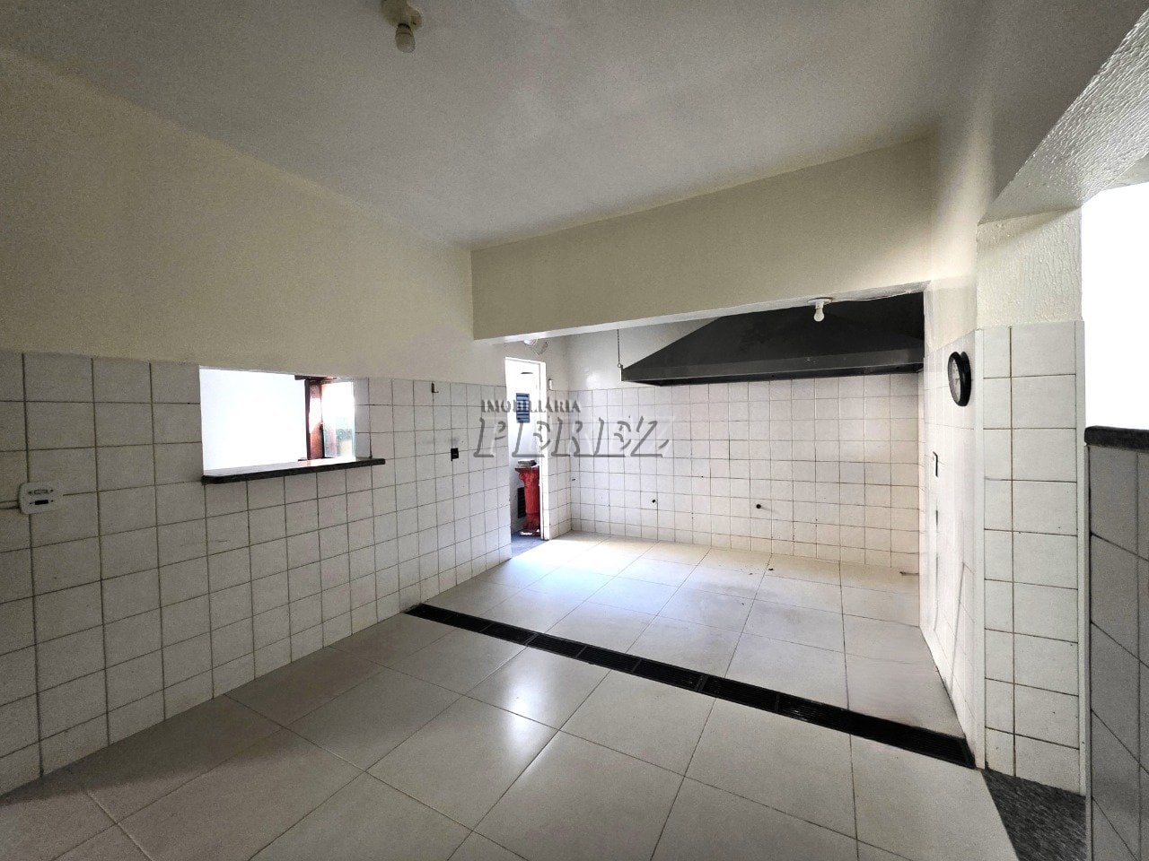 Imóvel comercial para alugar na Av. Tiradentes - Região oeste de Londrina