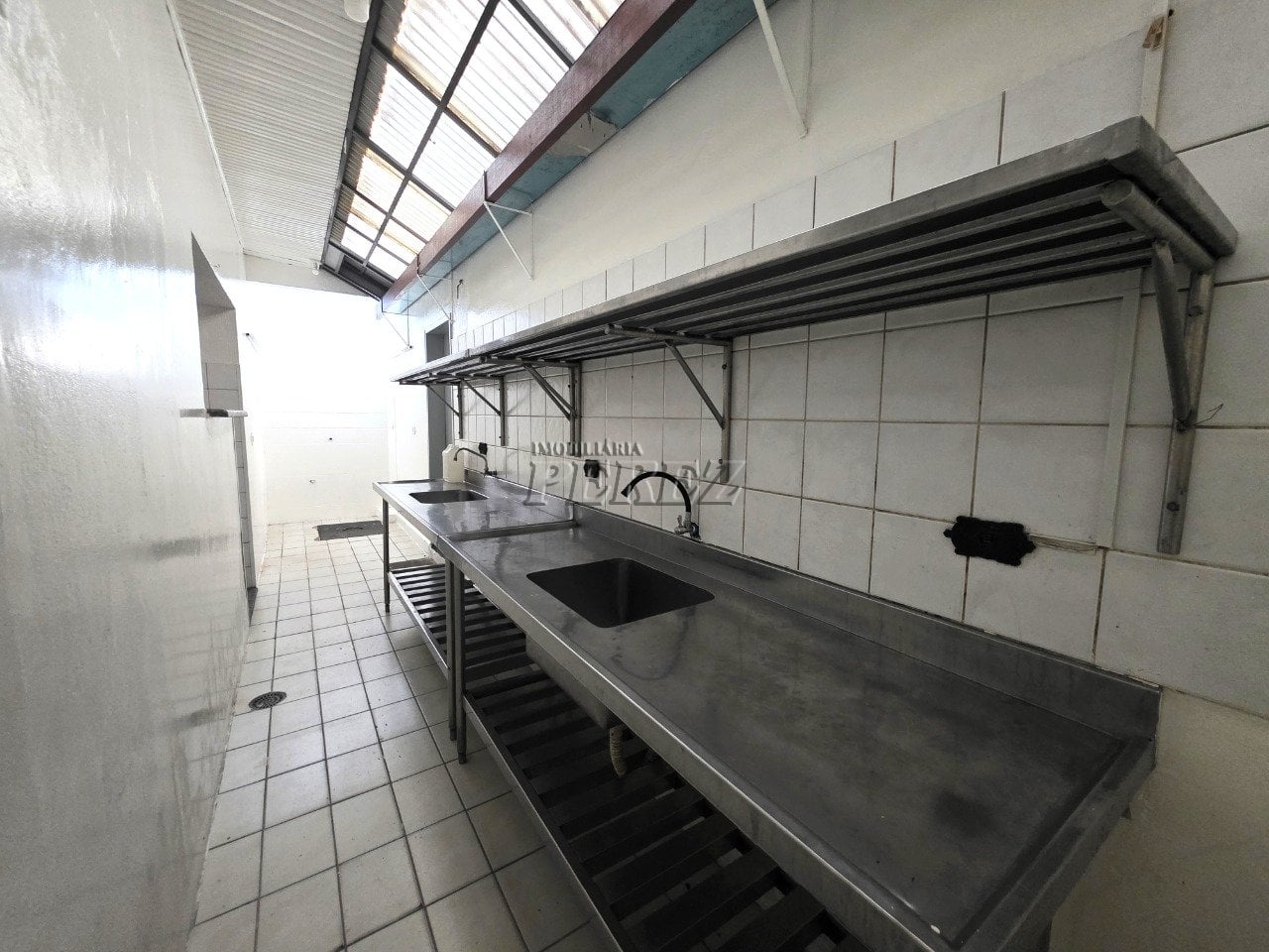 Imóvel comercial para alugar na Av. Tiradentes - Região oeste de Londrina