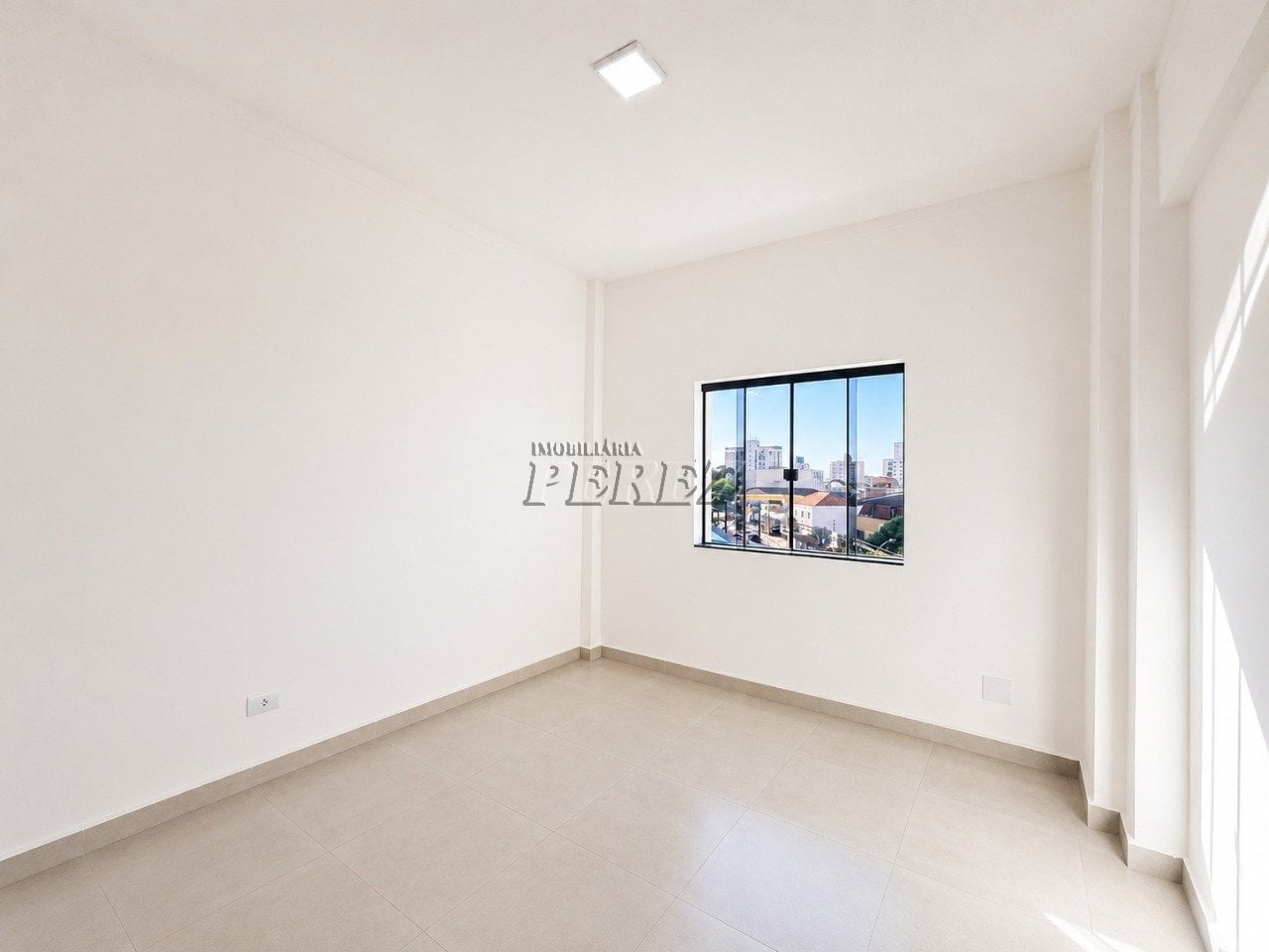 Sala comercial para alugar no Edifício Rafíh - Centro de Londrina