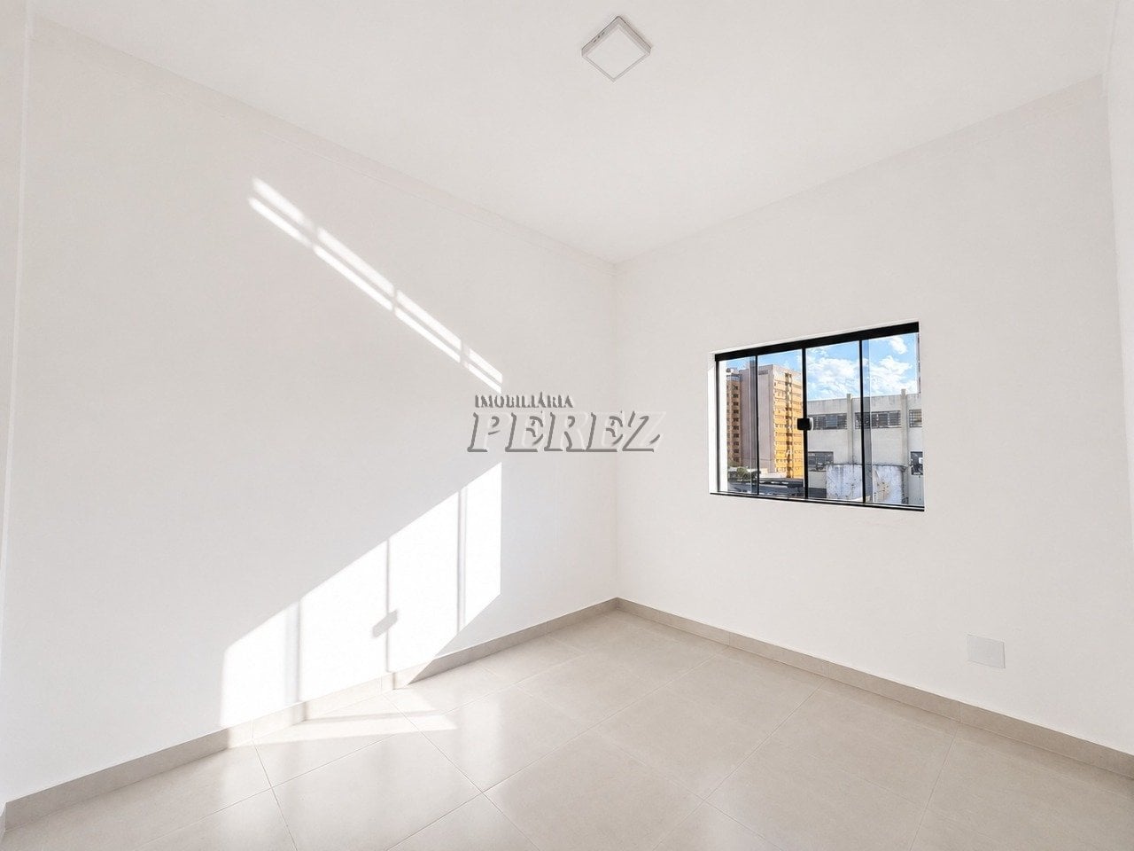 Sala comercial para alugar no Edifício Rafíh - Centro de Londrina