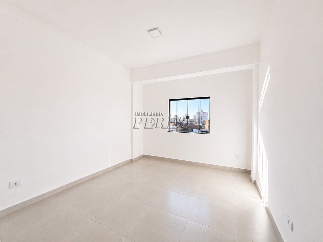 Sala comercial para alugar no Edifício Rafíh - Centro de Londrina