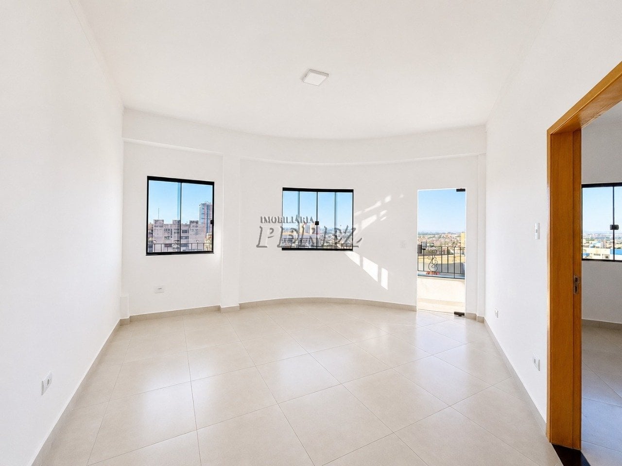 Sala comercial para alugar no Edifício Rafíh - Centro de Londrina