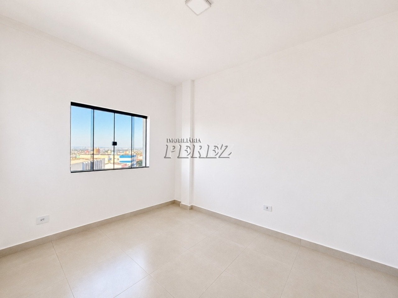 Sala comercial para alugar no Edifício Rafíh - Centro de Londrina