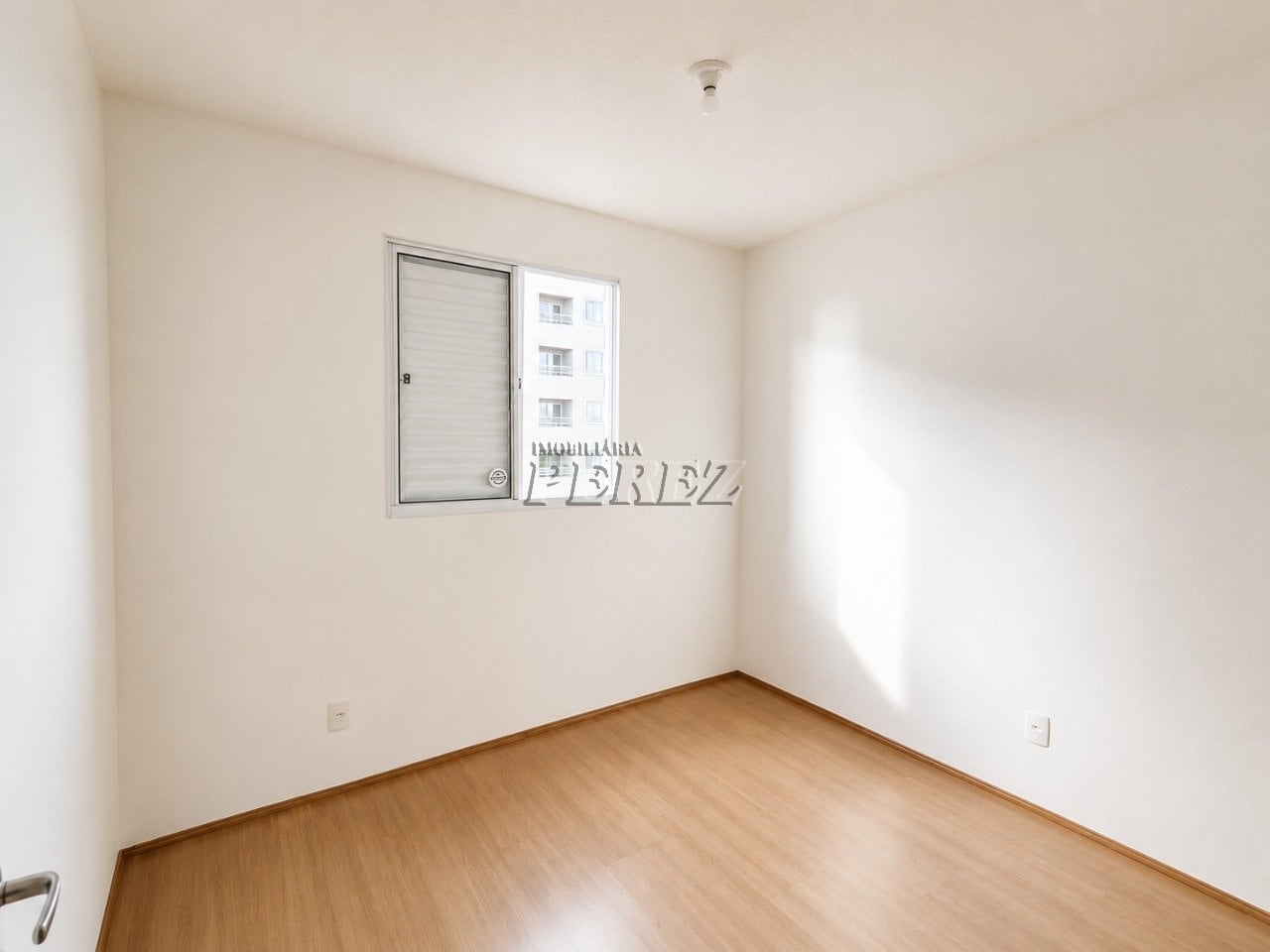 Apartamento novo para locação no Edifício Lake Picasso, localizado na Região Leste de Londrina.