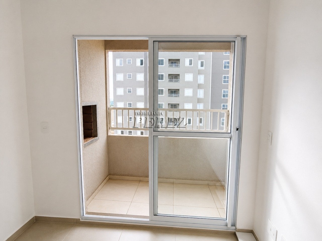 Apartamento novo para locação no Edifício Lake Picasso, localizado na Região Leste de Londrina.