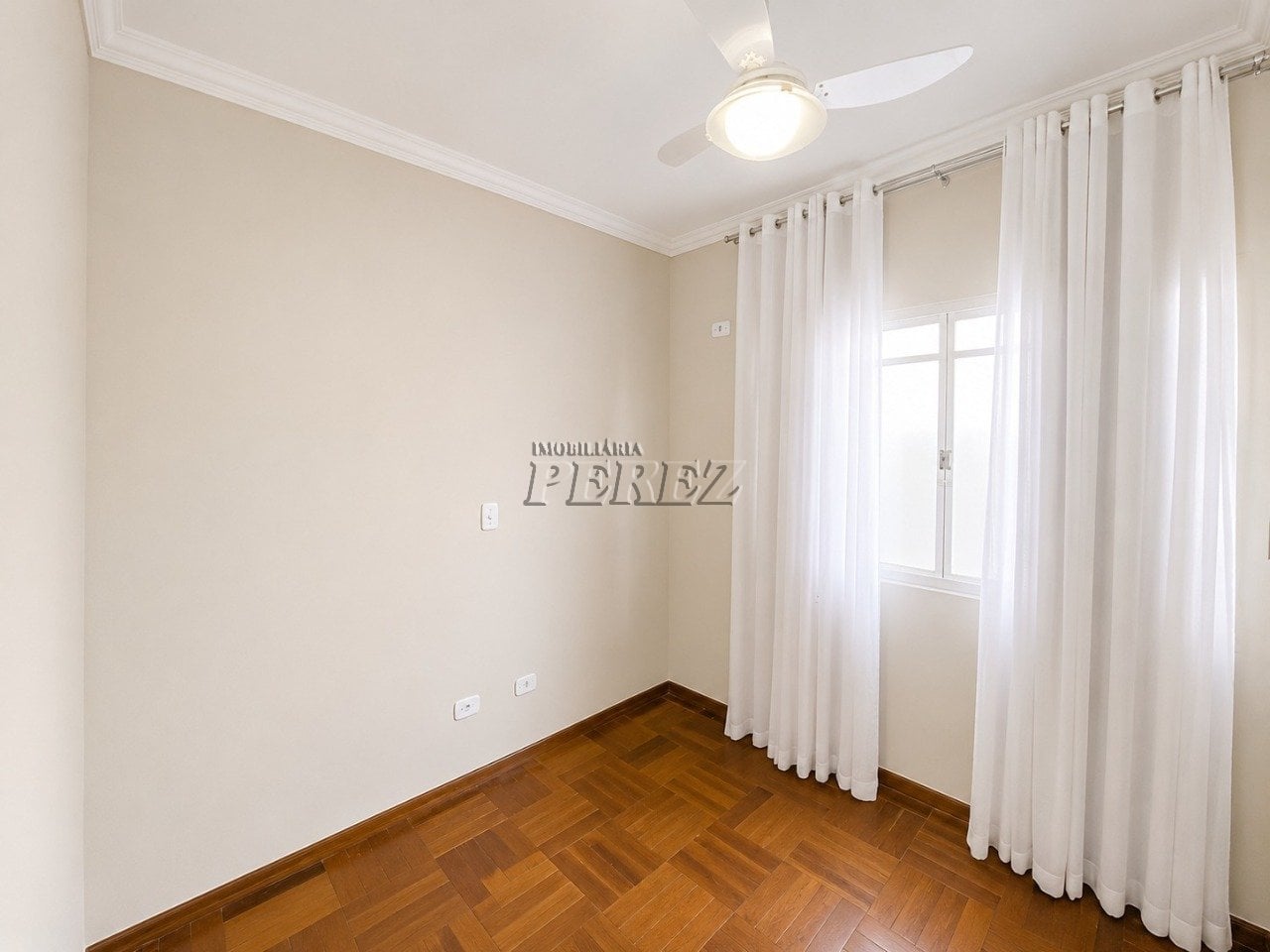Casa em condomínio para alugar na Av. Robert Koch região Leste de Londrina