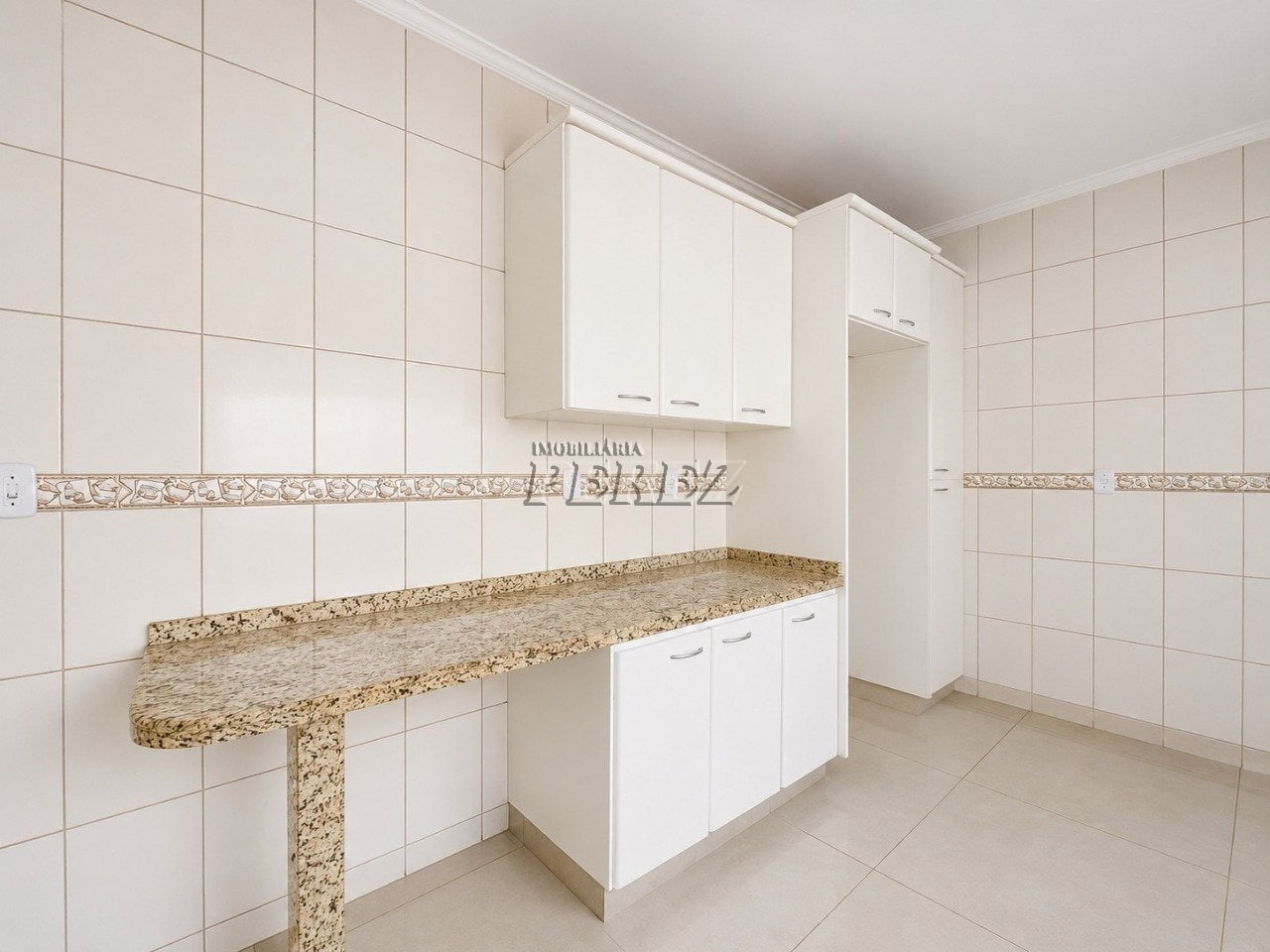Casa em condomínio para alugar na Av. Robert Koch região Leste de Londrina
