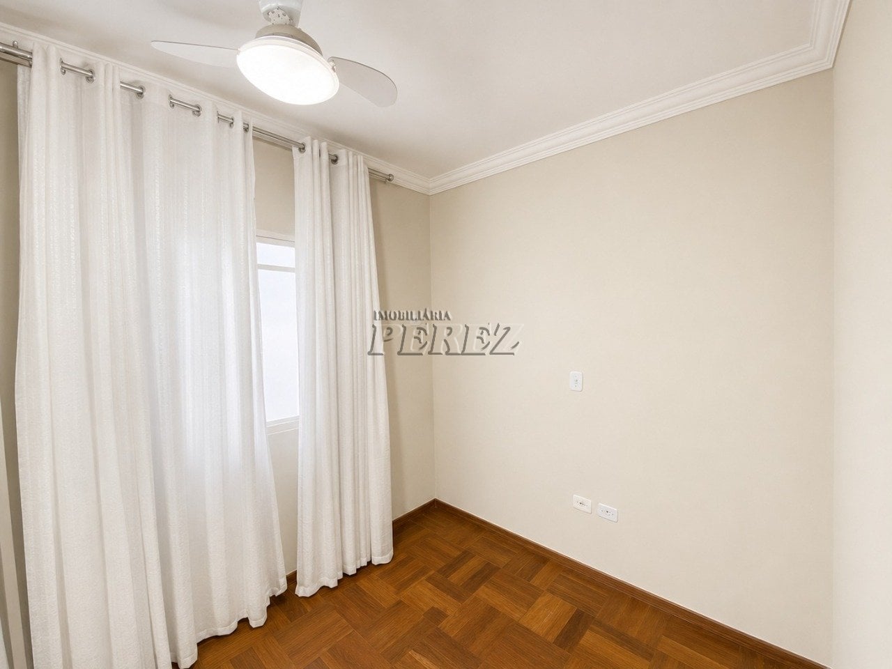Casa em condomínio para alugar na Av. Robert Koch região Leste de Londrina