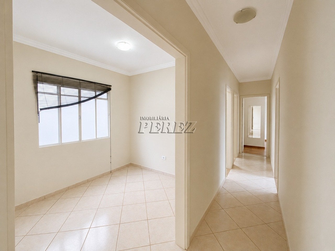 Casa em condomínio para alugar na Av. Robert Koch região Leste de Londrina