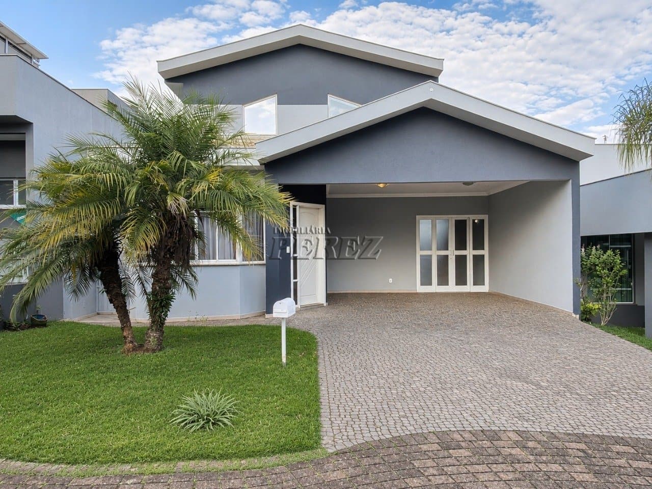 Casa em condomínio para alugar na Av. Robert Koch região Leste de Londrina