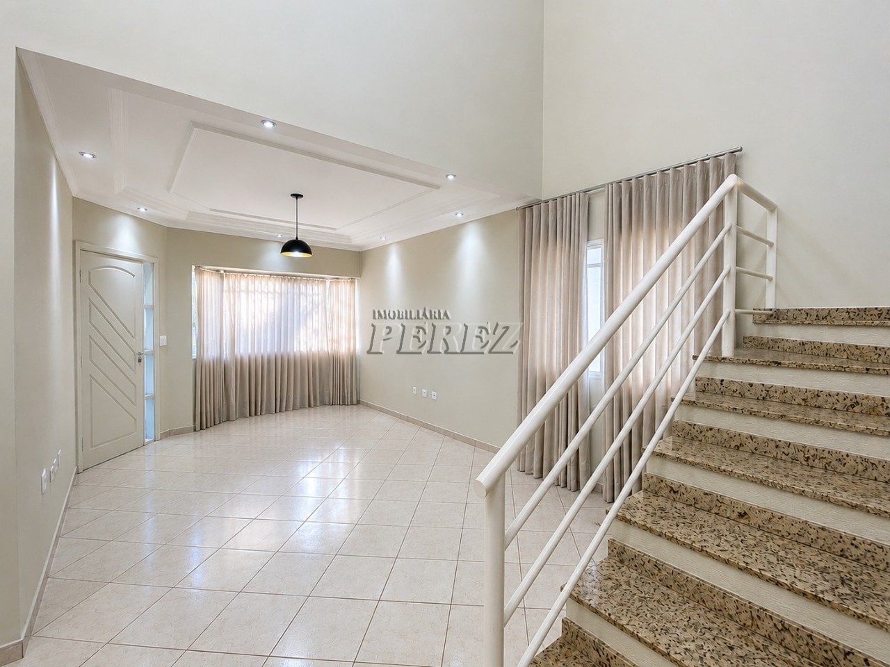 Casa em condomínio para alugar na Av. Robert Koch região Leste de Londrina