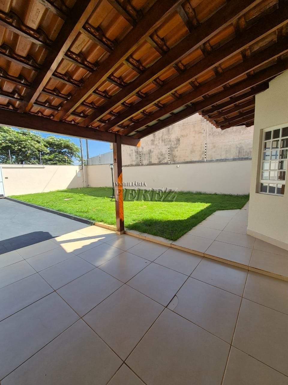 Casa à venda na região leste de Londrina - Bairro Pequena Londres