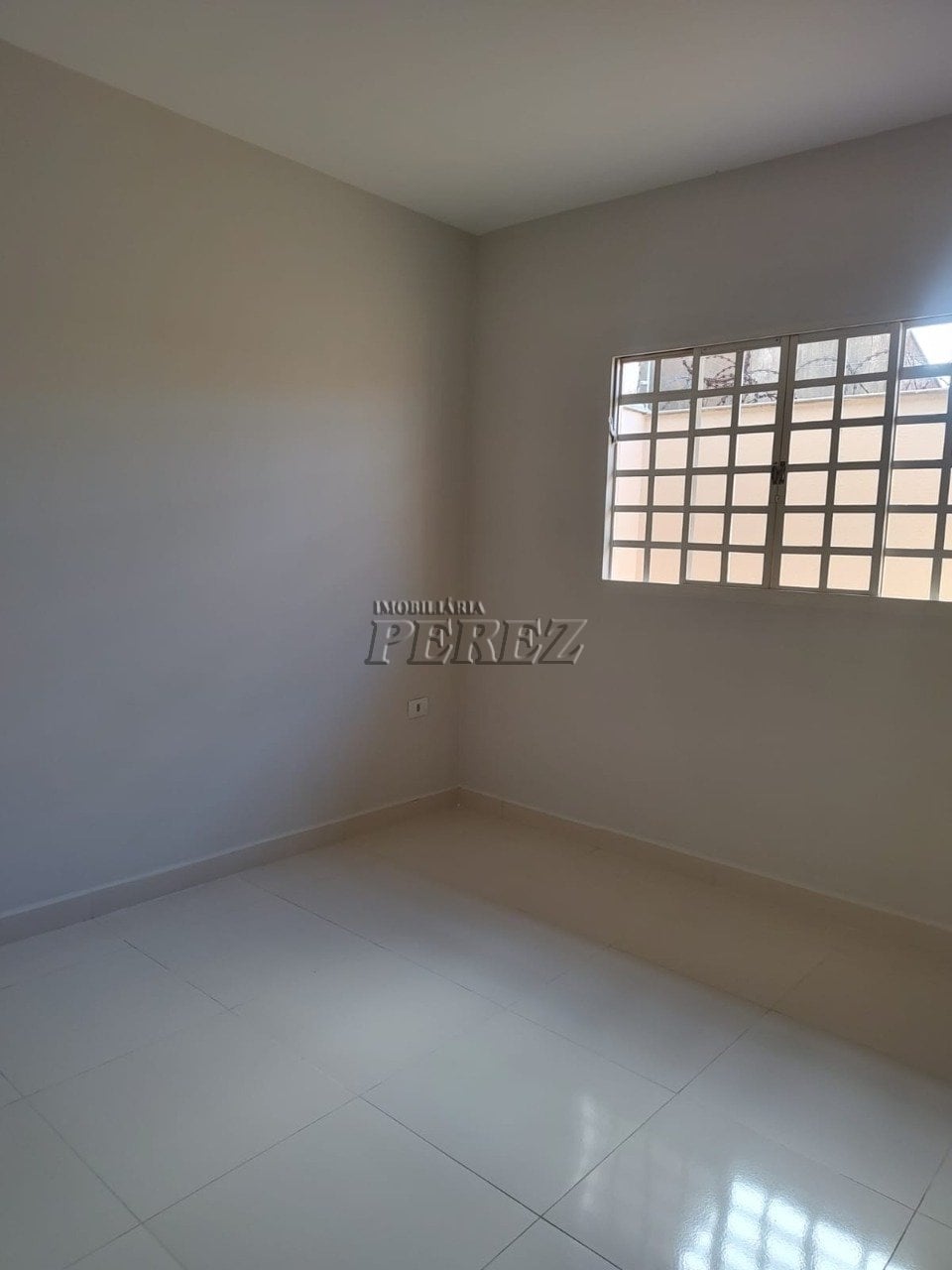 Casa à venda na região leste de Londrina - Bairro Pequena Londres