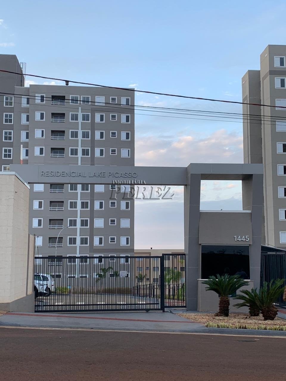 Apartamento à venda no Edifício Lake Picasso - Região leste de Londrina.