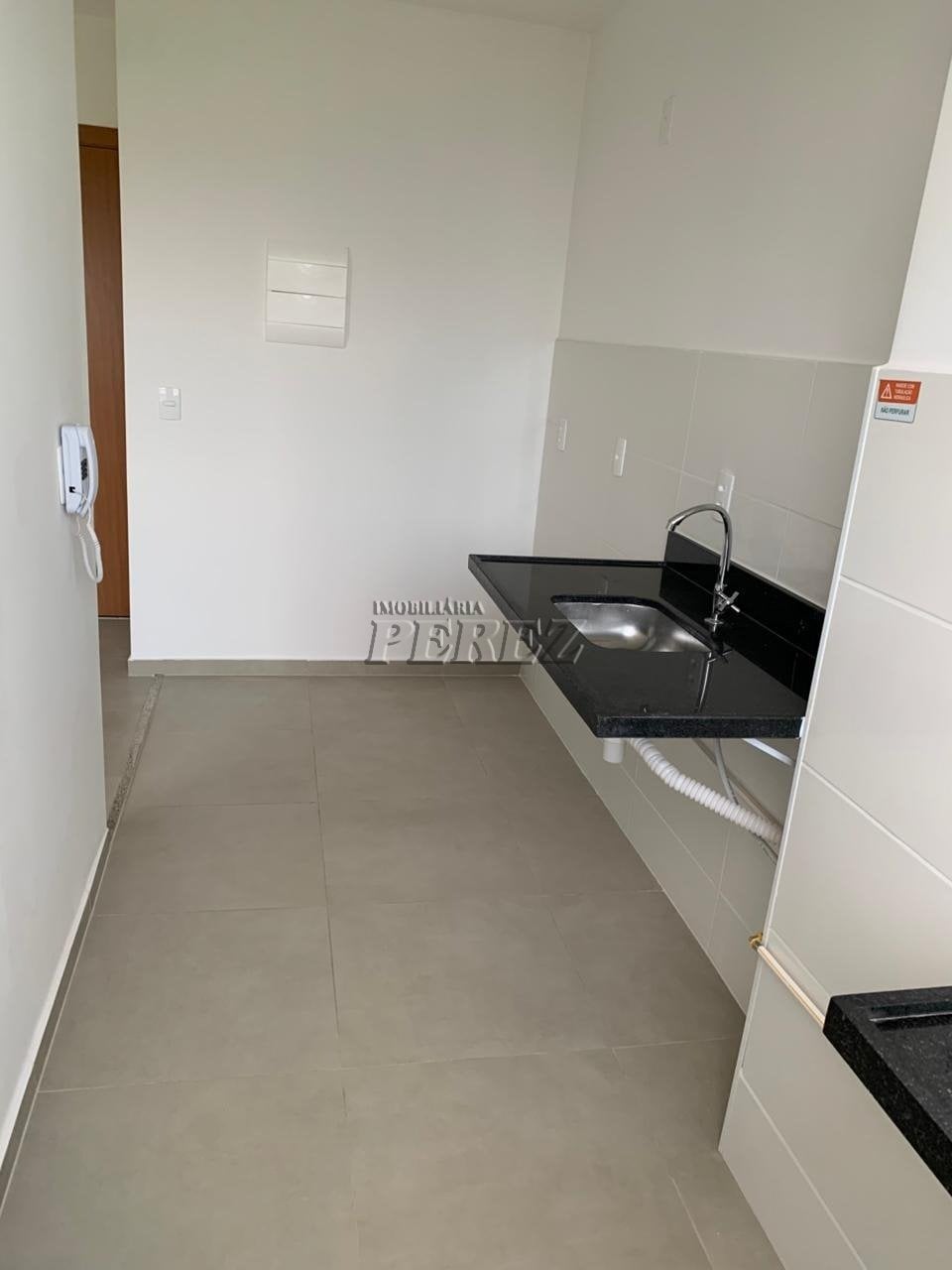 Apartamento à venda no Edifício Lake Picasso - Região leste de Londrina.