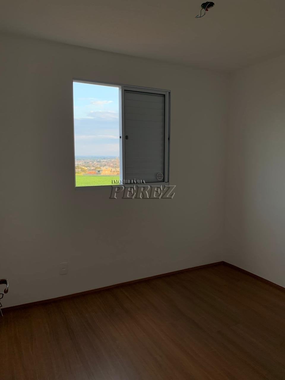 Apartamento à venda no Edifício Lake Picasso - Região leste de Londrina.