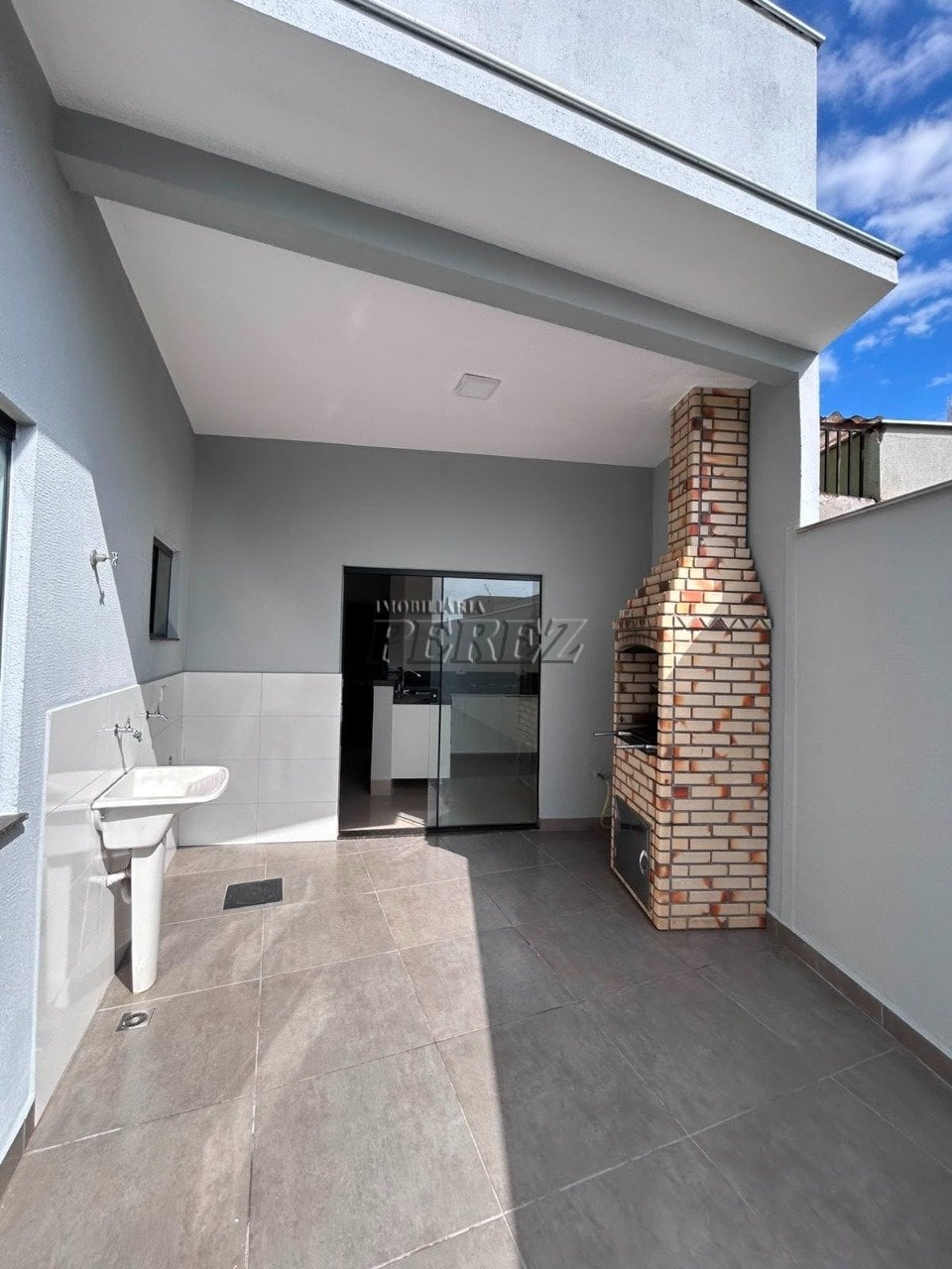 Casa à venda na região oeste de Londrina - Colinas