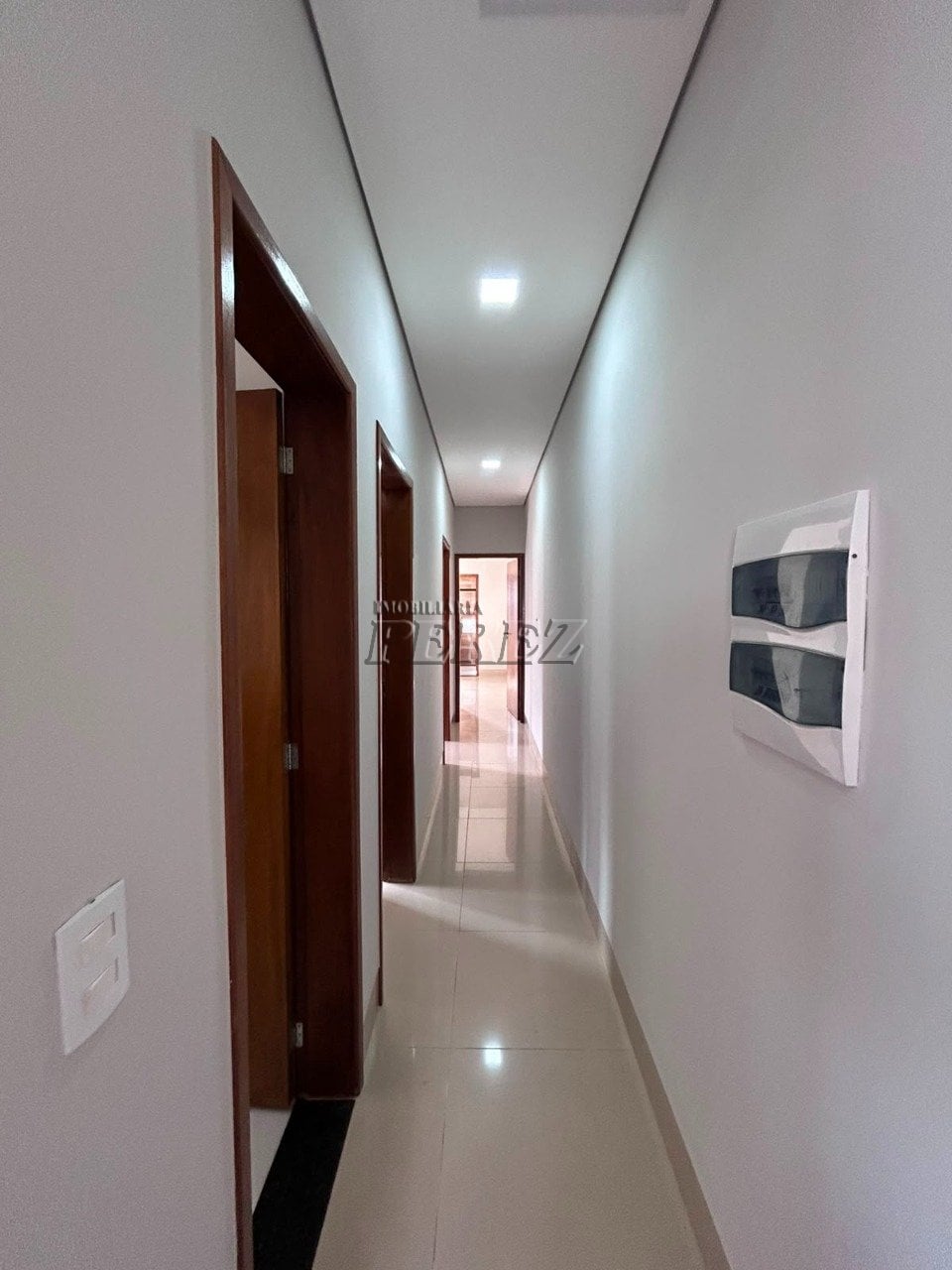 Casa à venda na região oeste de Londrina - Colinas