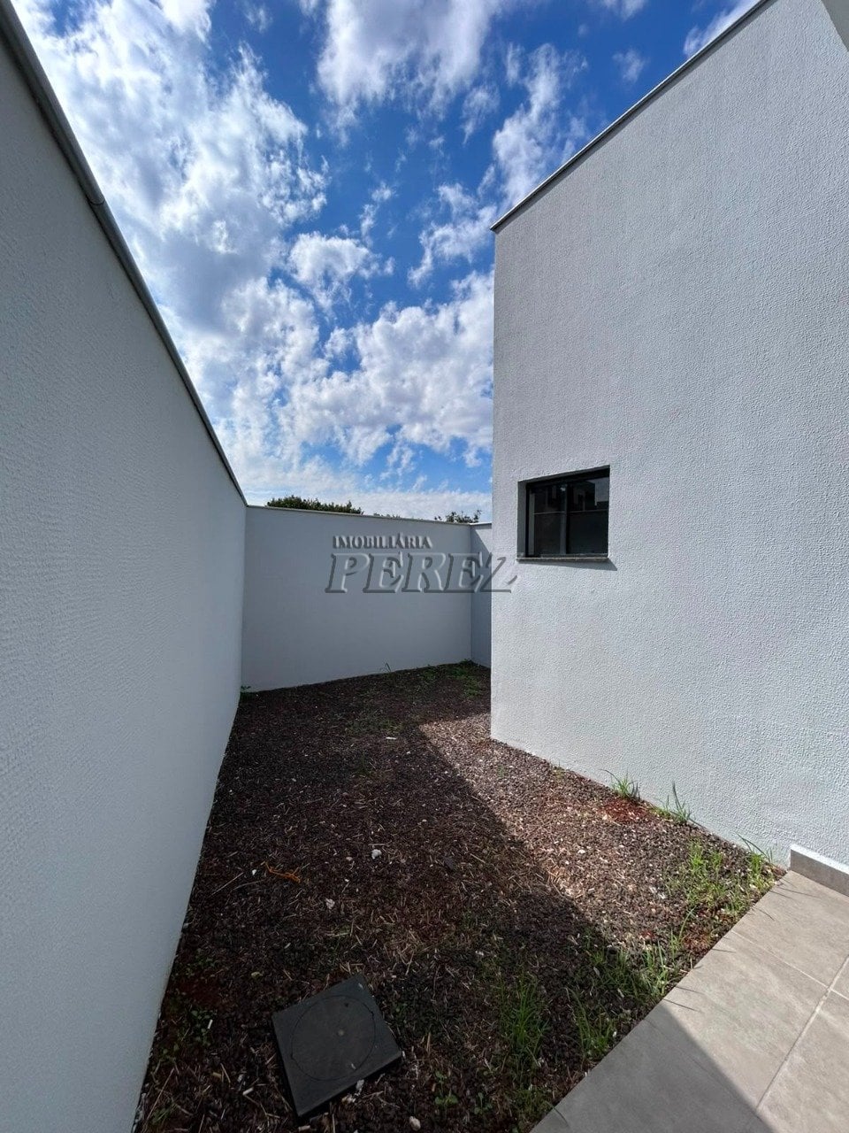 Casa à venda na região oeste de Londrina - Colinas