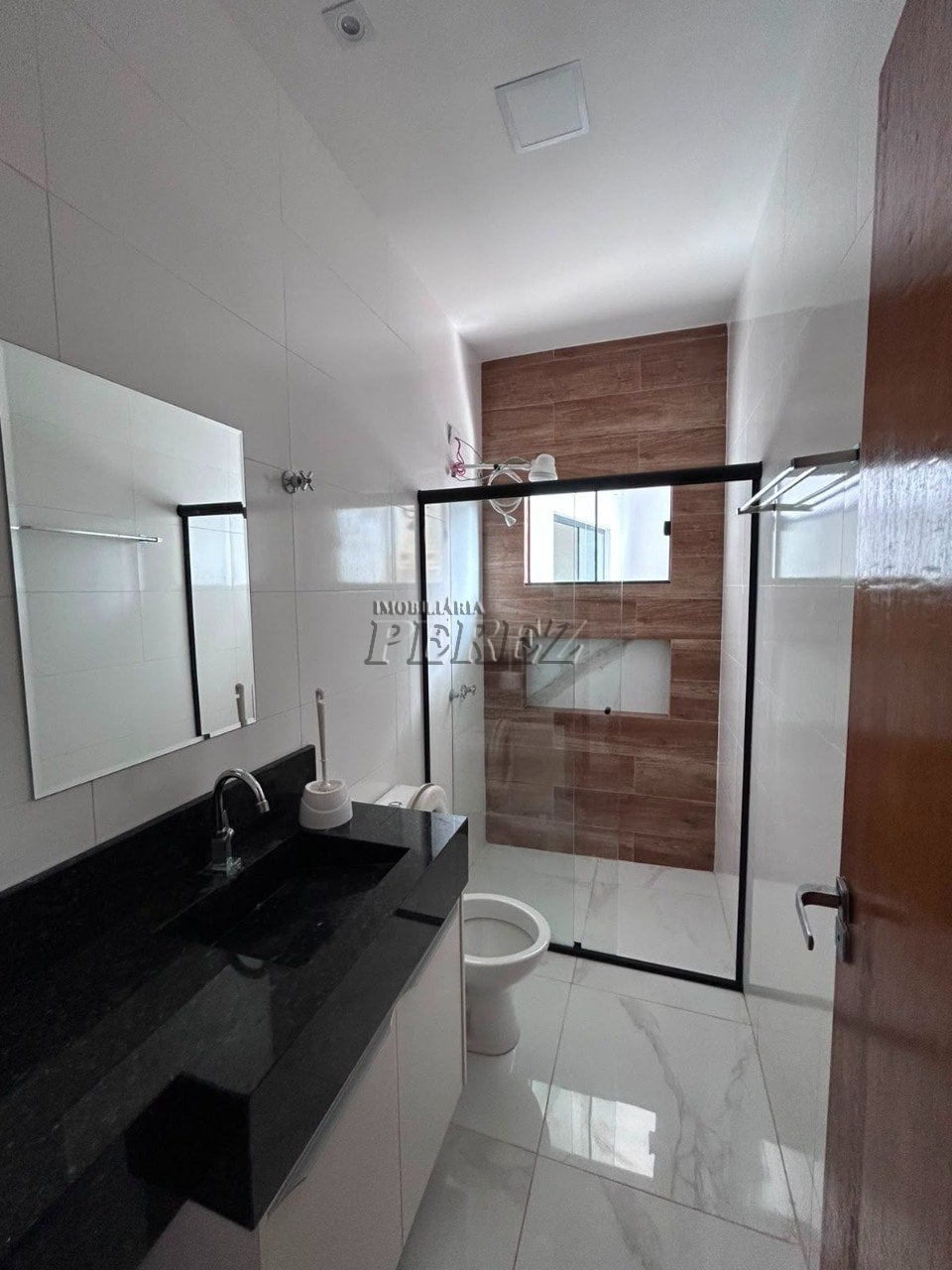 Casa à venda na região oeste de Londrina - Colinas