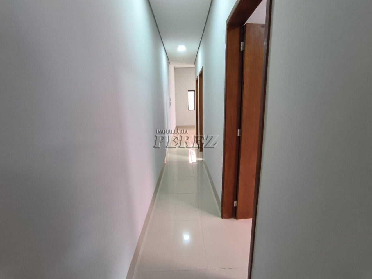 Casa à venda na região oeste de Londrina - Colinas