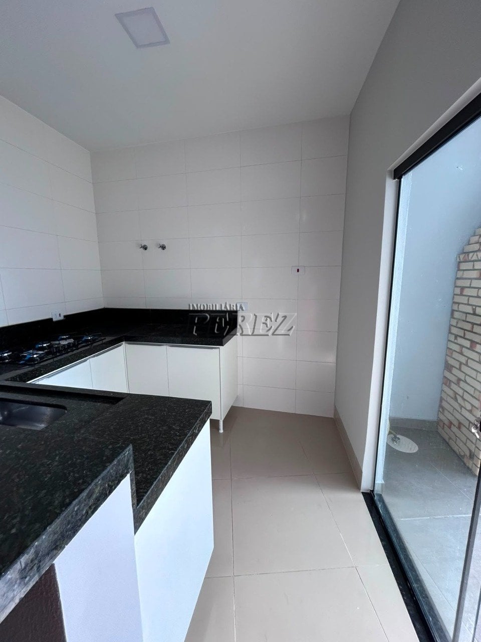 Casa à venda na região oeste de Londrina - Colinas