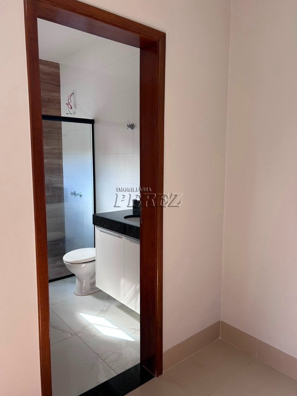 Casa à venda na região oeste de Londrina - Colinas