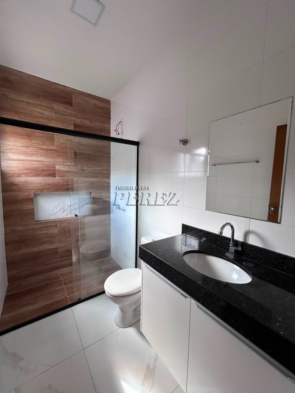 Casa à venda na região oeste de Londrina - Colinas