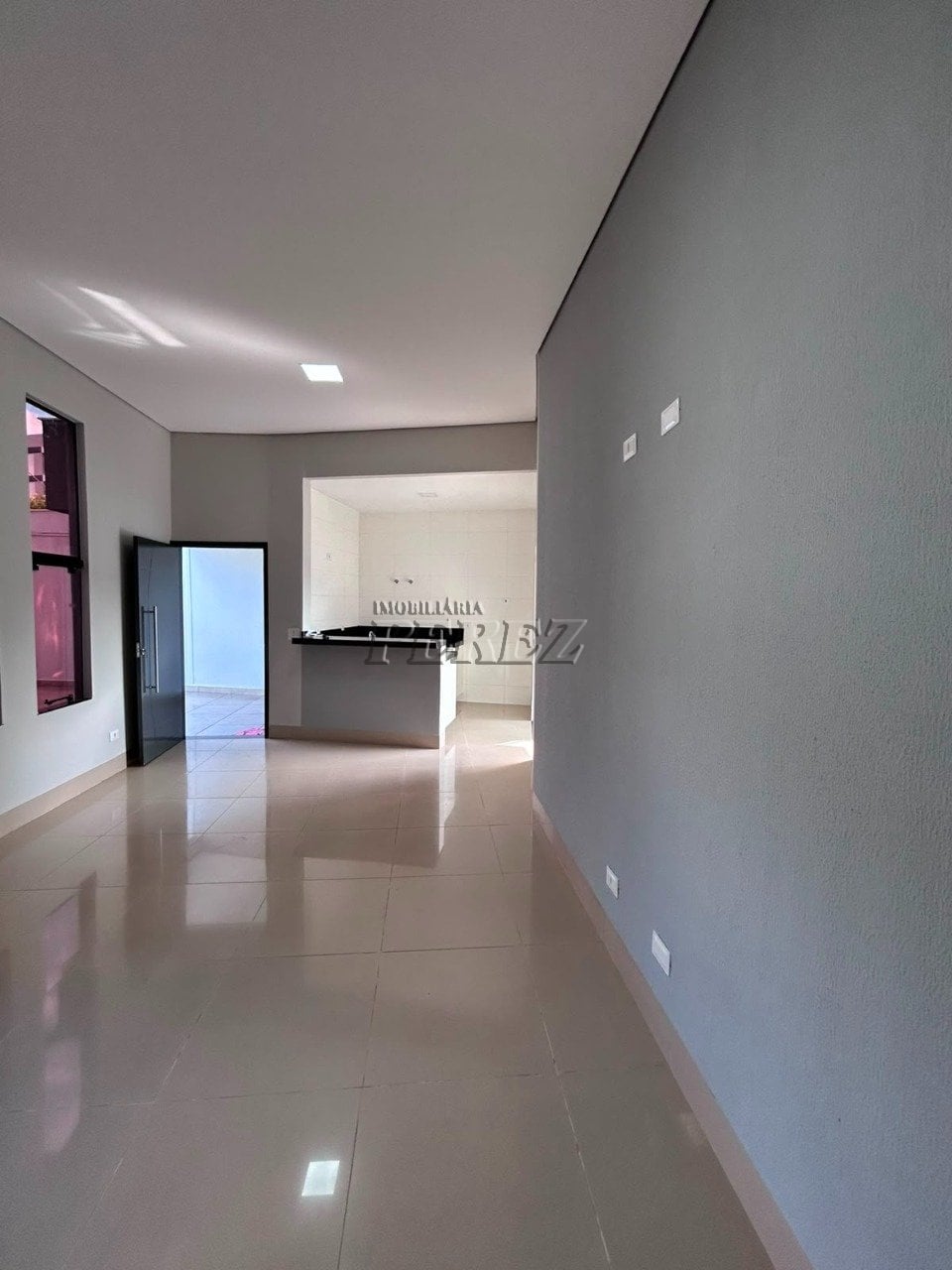Casa à venda na região oeste de Londrina - Colinas