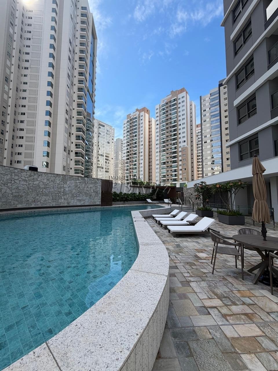 Apartamento à venda no Edifício Casa Palhano - Região sul de Londrina