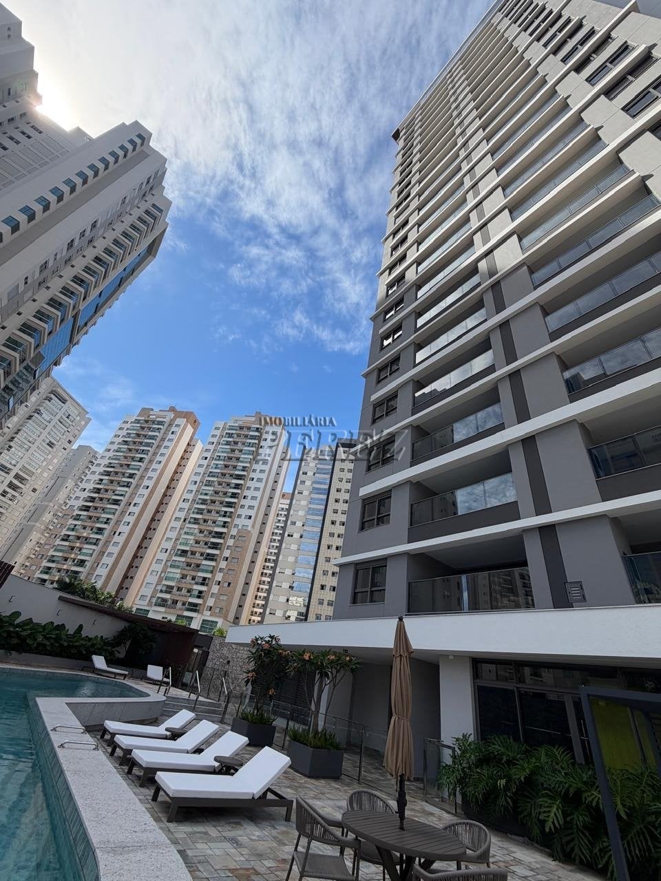 Apartamento à venda no Edifício Casa Palhano - Região sul de Londrina