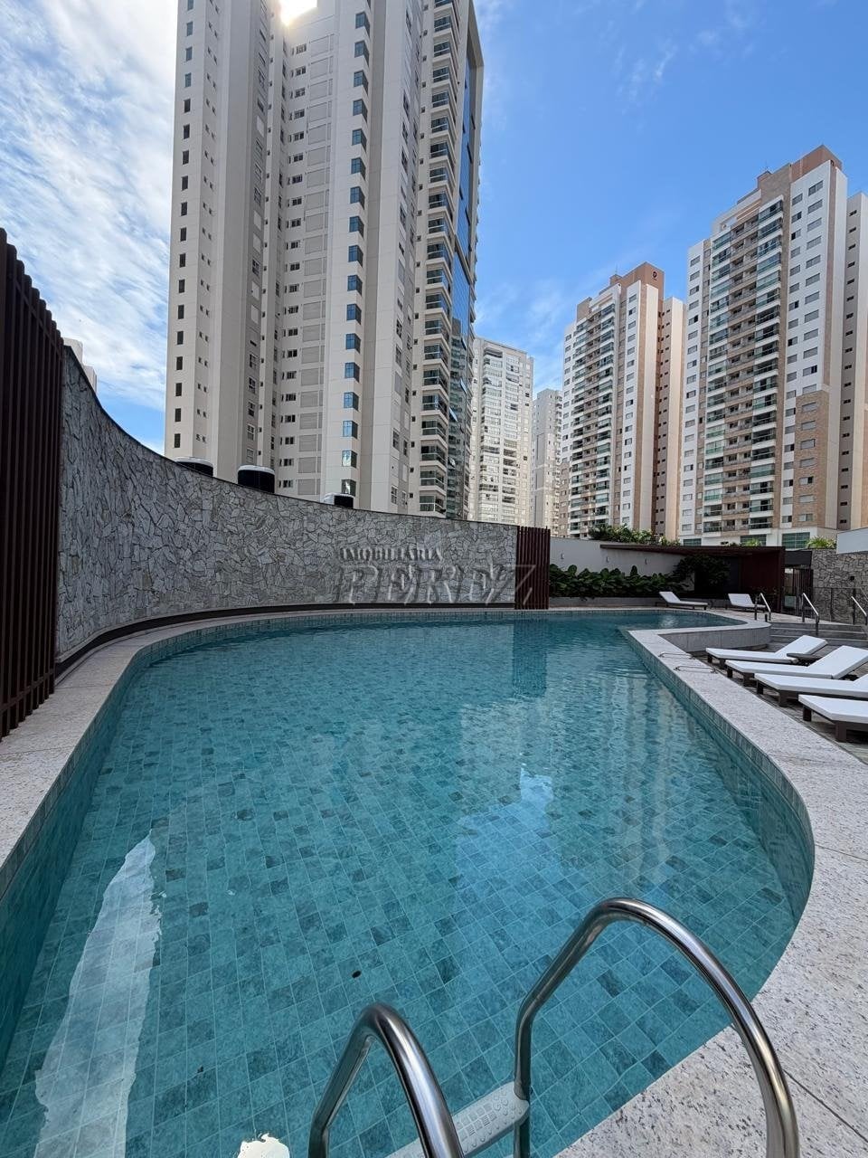 Apartamento à venda no Edifício Casa Palhano - Região sul de Londrina