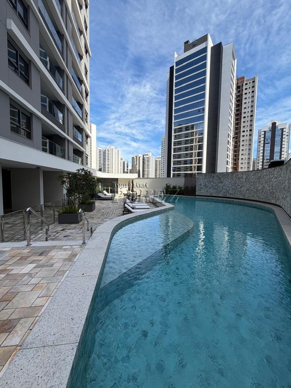Apartamento à venda no Edifício Casa Palhano - Região sul de Londrina