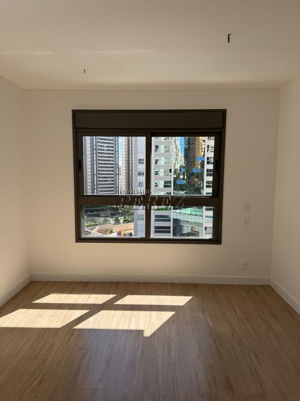 Apartamento à venda no Edifício Casa Palhano - Região sul de Londrina