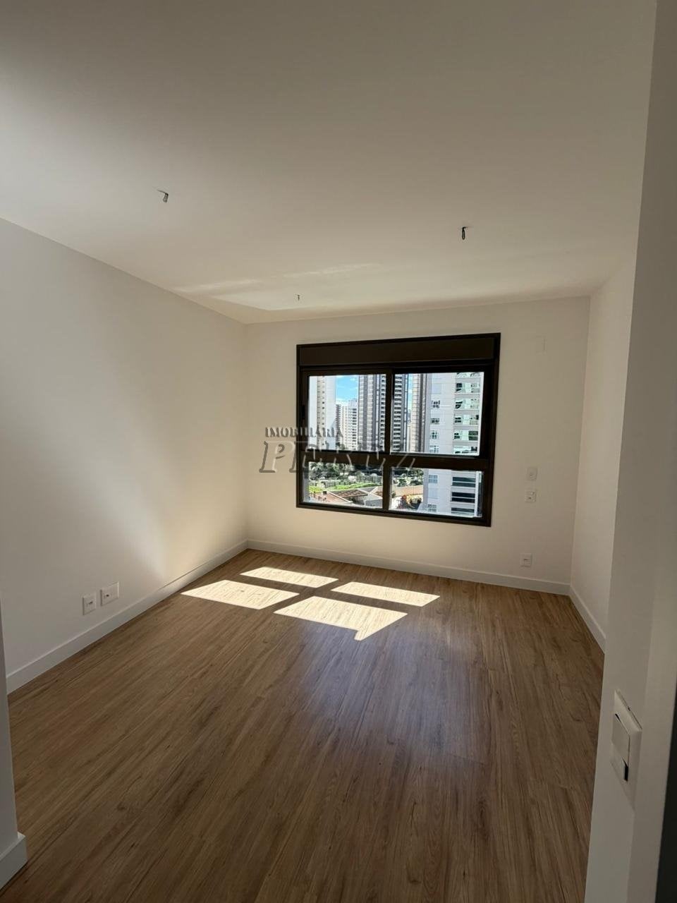 Apartamento à venda no Edifício Casa Palhano - Região sul de Londrina
