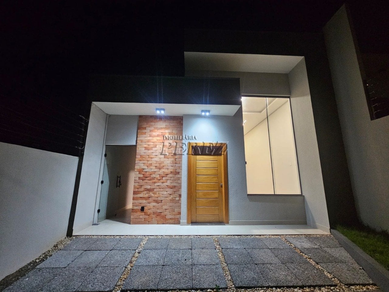 Casa assobradada na região leste de Londrina - Dom Pedro I