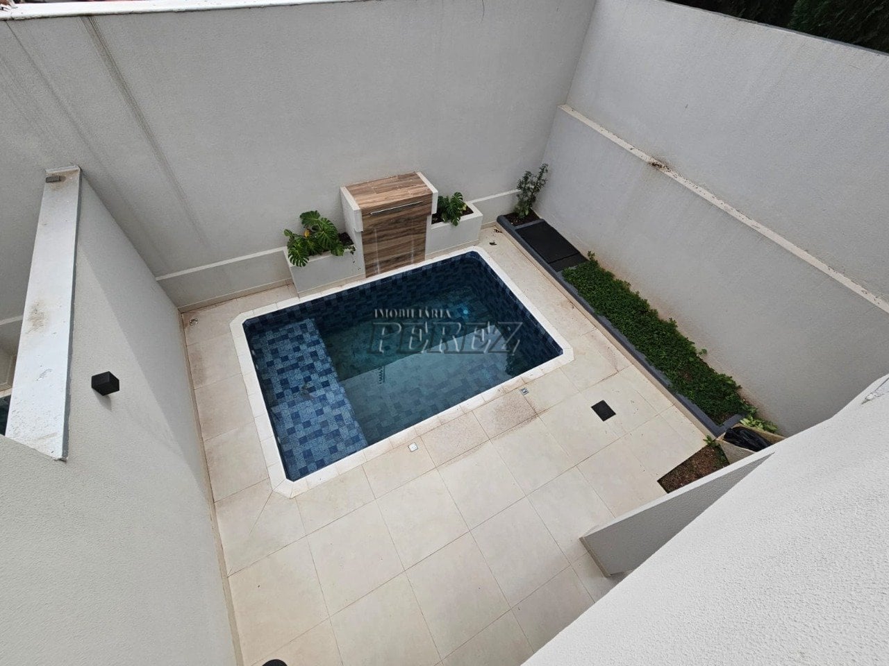 Casa assobradada na região leste de Londrina - Dom Pedro I