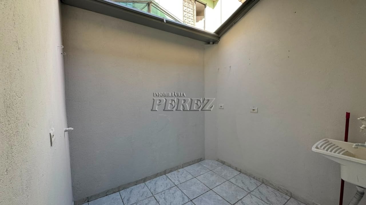 Casa em Condomínio para Locação na Região Leste de Londrina | Sobrado com 3 Quartos