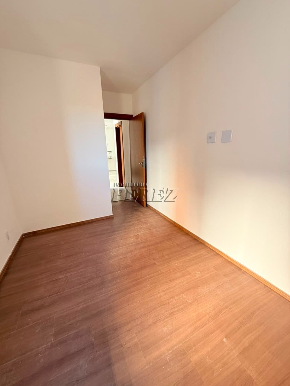 Apartamento para alugar no Edifício Morada dos Ventos, região leste de Londrina