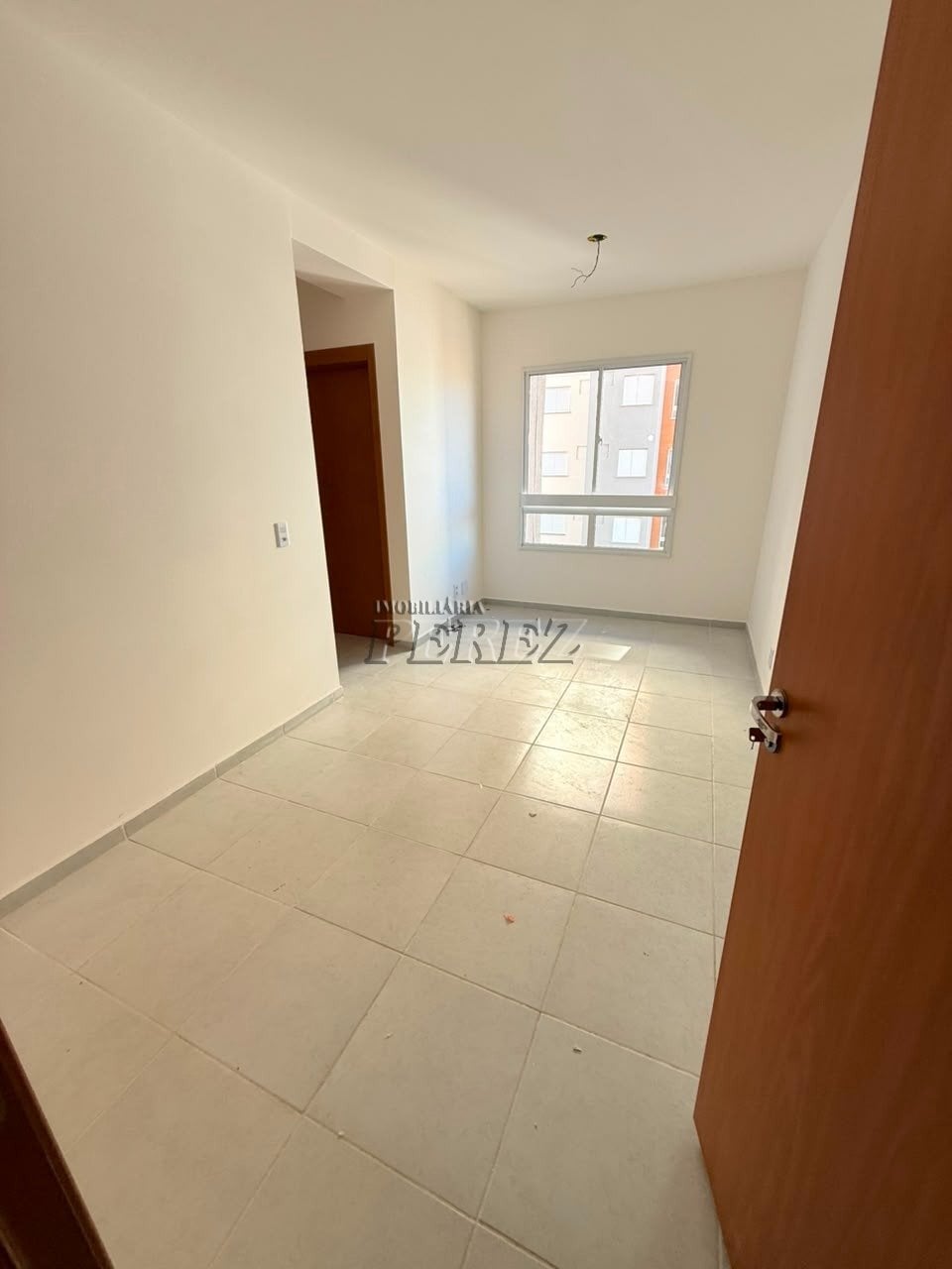 Apartamento para alugar no Edifício Morada dos Ventos, região leste de Londrina