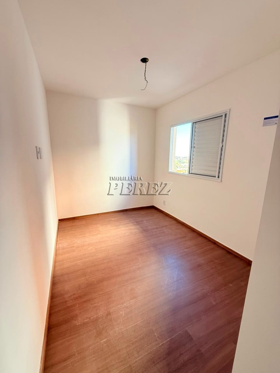 Apartamento para alugar no Edifício Morada dos Ventos, região leste de Londrina